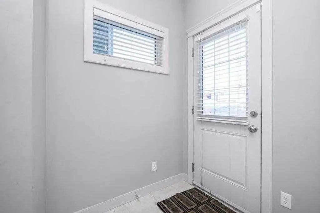 226 Redstone Drive NE Calgary AB T3N 1B5