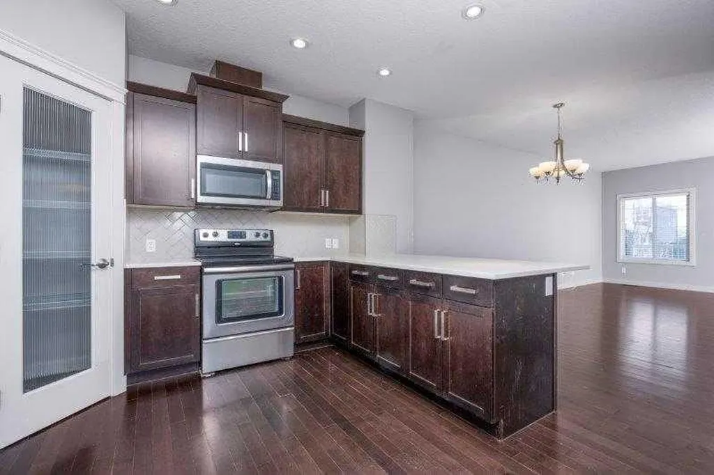 226 Redstone Drive NE Calgary AB T3N 1B5