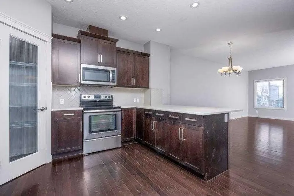 226 Redstone Drive NE Calgary AB T3N 1B5
