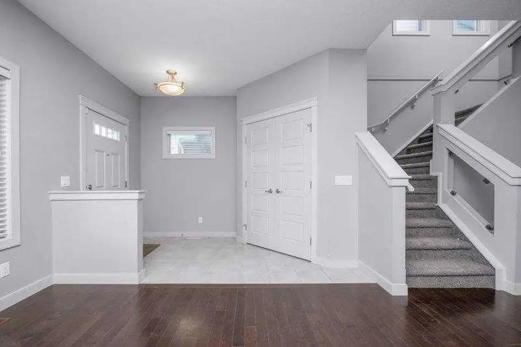 226 Redstone Drive NE Calgary AB T3N 1B5