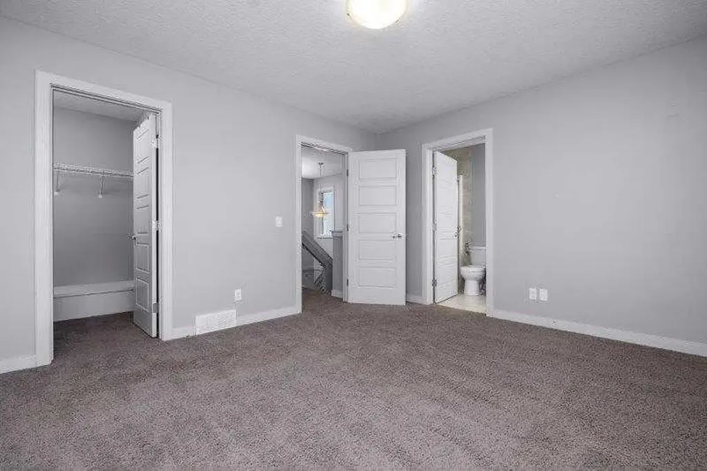 226 Redstone Drive NE Calgary AB T3N 1B5