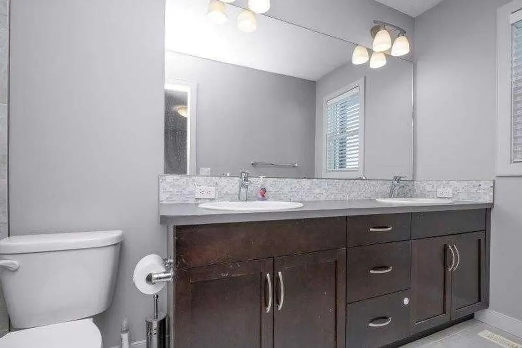 226 Redstone Drive NE Calgary AB T3N 1B5