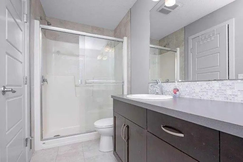 226 Redstone Drive NE Calgary AB T3N 1B5