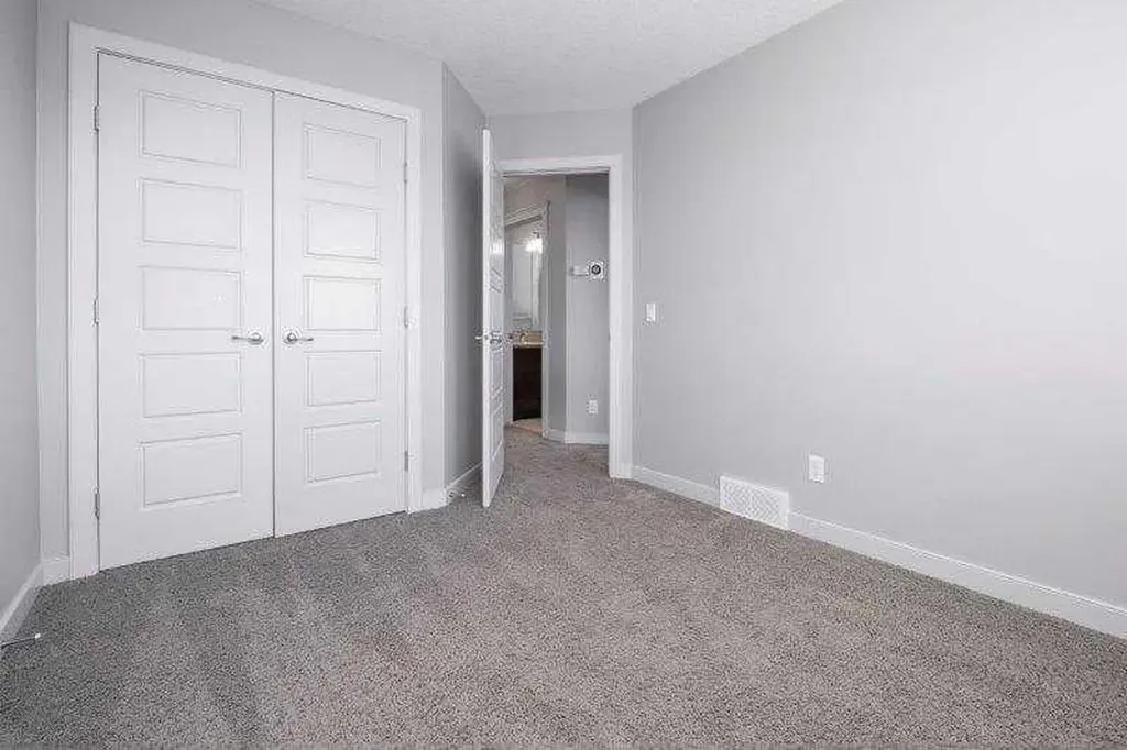 226 Redstone Drive NE Calgary AB T3N 1B5