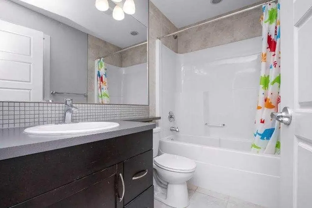 226 Redstone Drive NE Calgary AB T3N 1B5