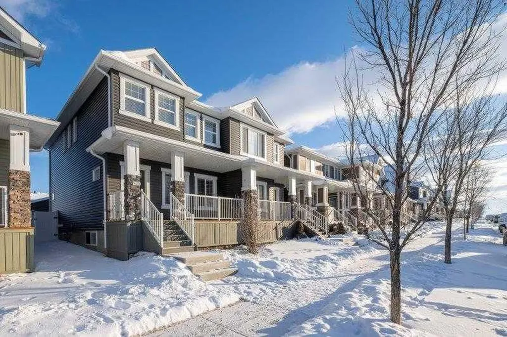 226 Redstone Drive NE Calgary AB T3N 1B5