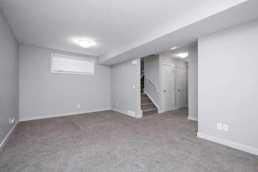 226 Redstone Drive NE Calgary AB T3N 1B5