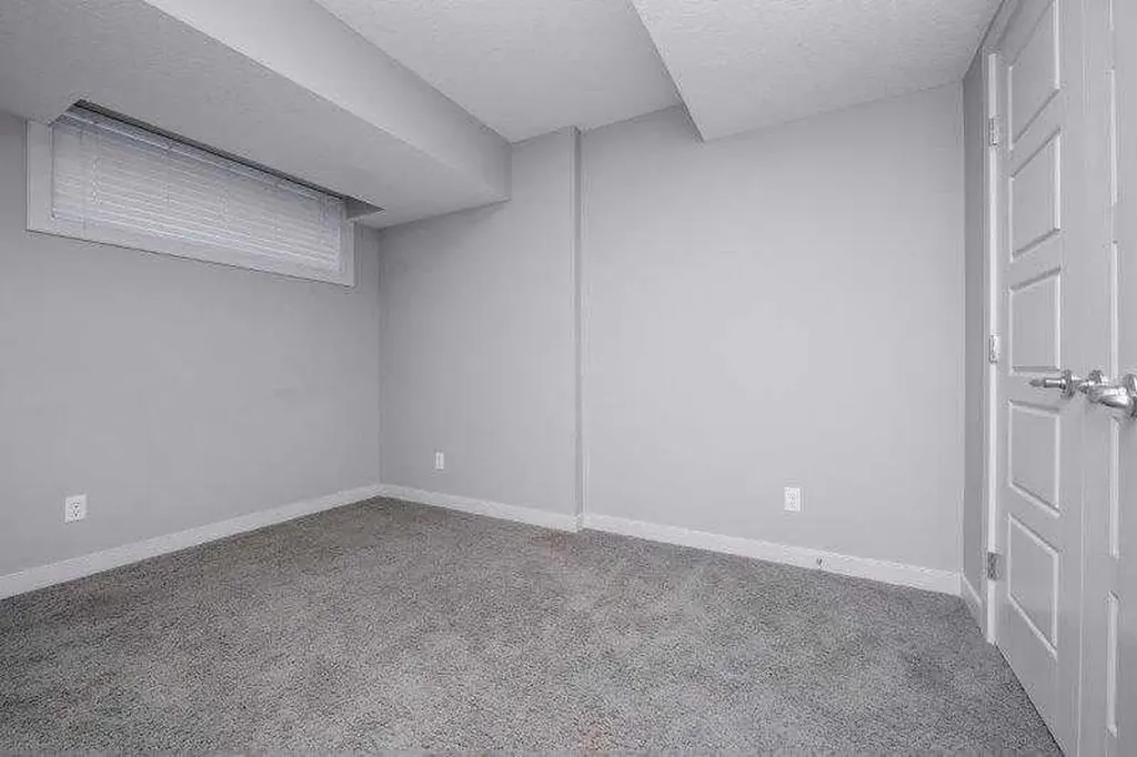 226 Redstone Drive NE Calgary AB T3N 1B5