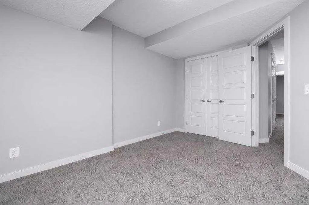 226 Redstone Drive NE Calgary AB T3N 1B5