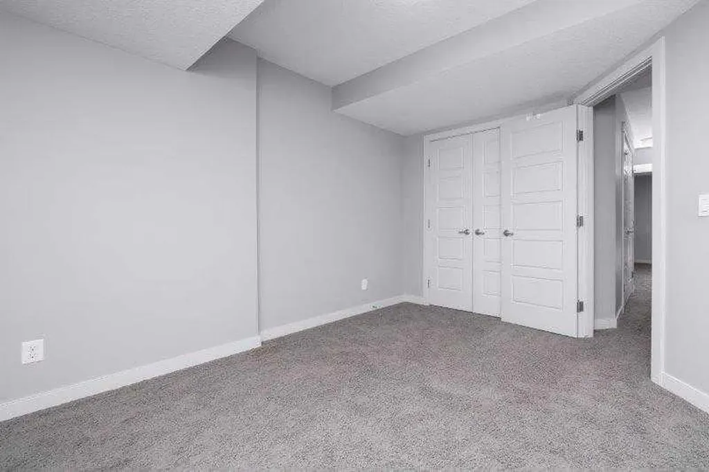 226 Redstone Drive NE Calgary AB T3N 1B5