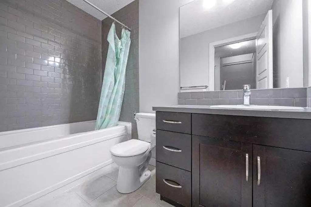 226 Redstone Drive NE Calgary AB T3N 1B5