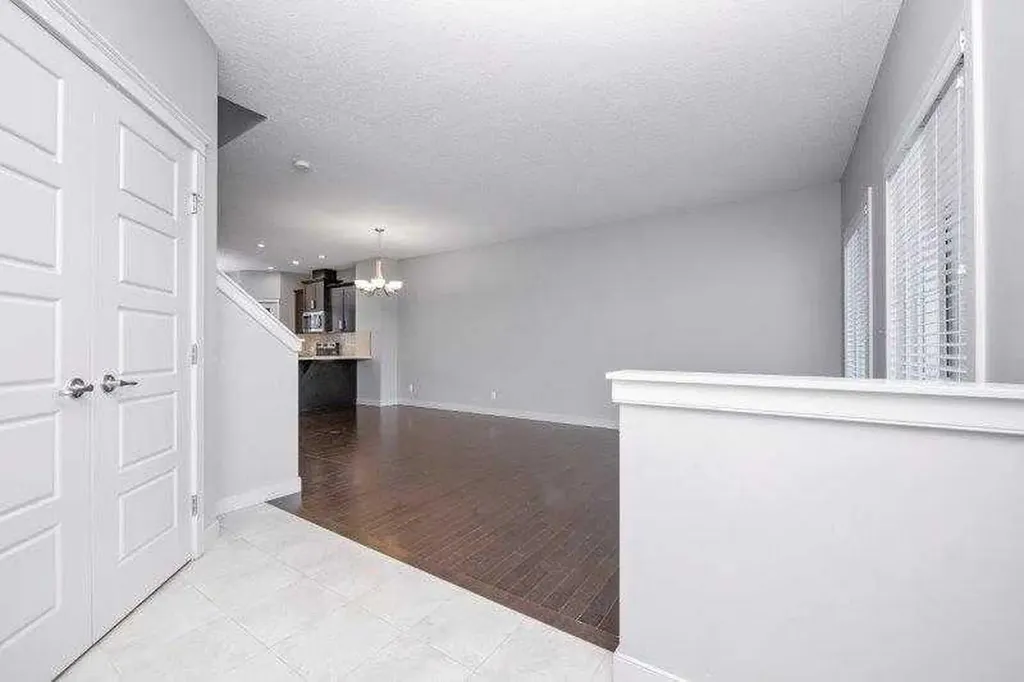 226 Redstone Drive NE Calgary AB T3N 1B5