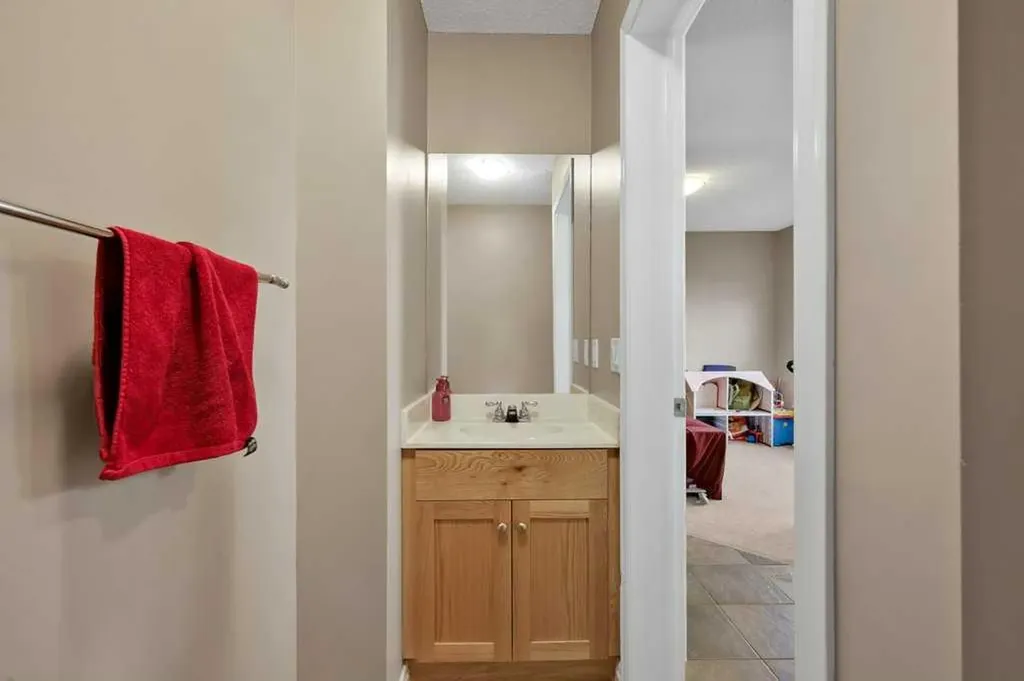 2384 Sagewood Gate SW Airdrie AB T4B 0K7