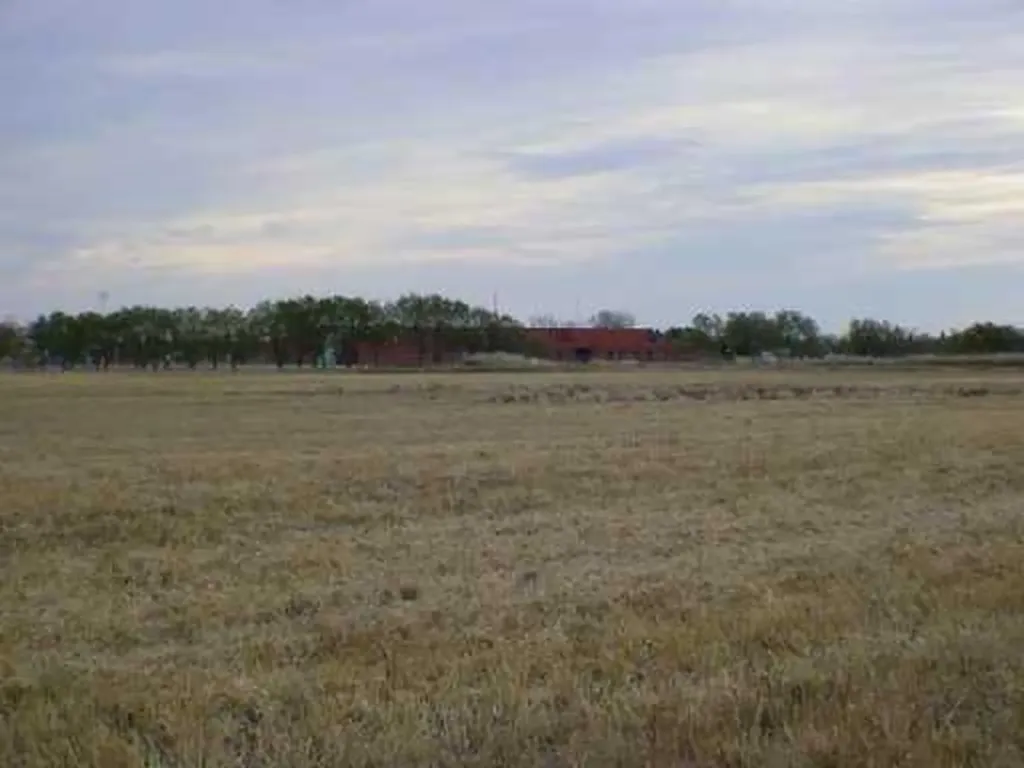 W4R27T12S34QNE 8th Street Claresholm AB T0L 0T0