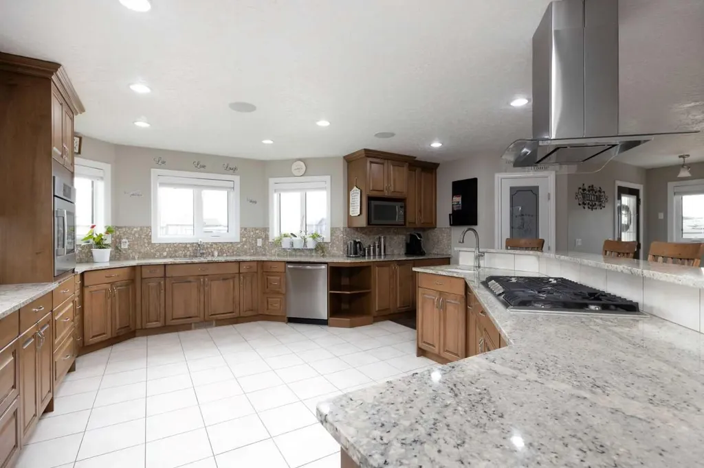 125 Beardsley Crescent Fort Mcmurray AB T9H 2T5