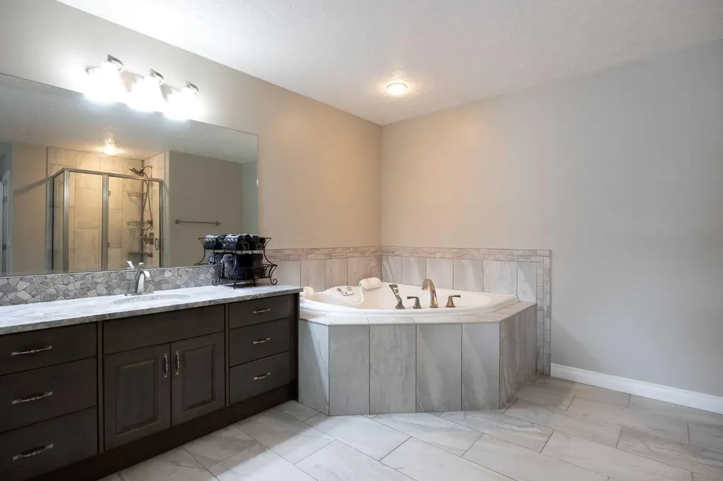 125 Beardsley Crescent Fort Mcmurray AB T9H 2T5