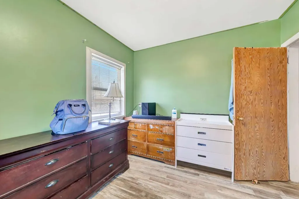 202 1 Street E Lashburn SK S0M 1H0