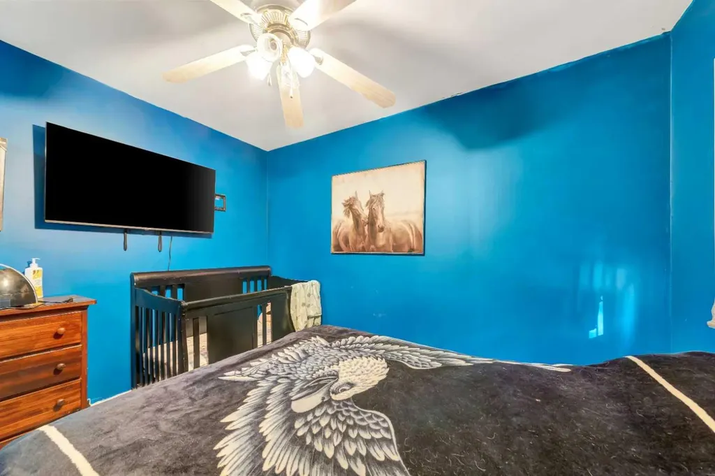 202 1 Street E Lashburn SK S0M 1H0