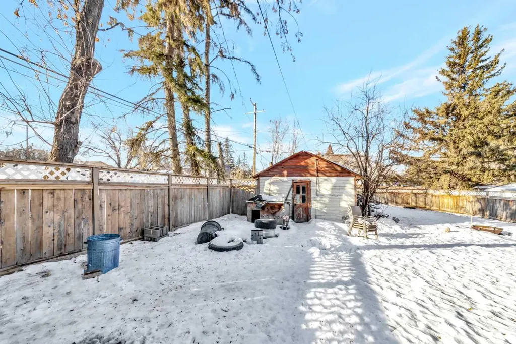 202 1 Street E Lashburn SK S0M 1H0