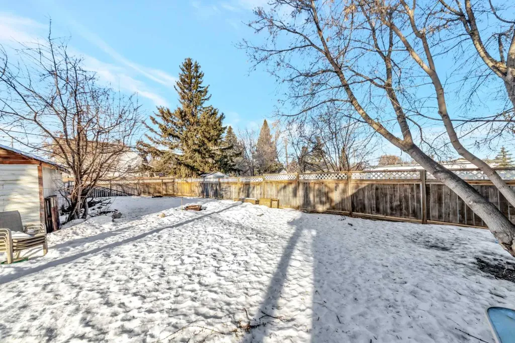 202 1 Street E Lashburn SK S0M 1H0
