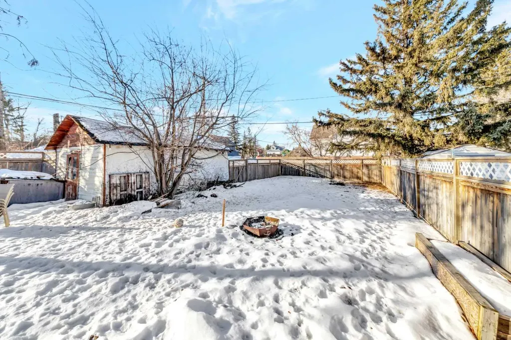 202 1 Street E Lashburn SK S0M 1H0