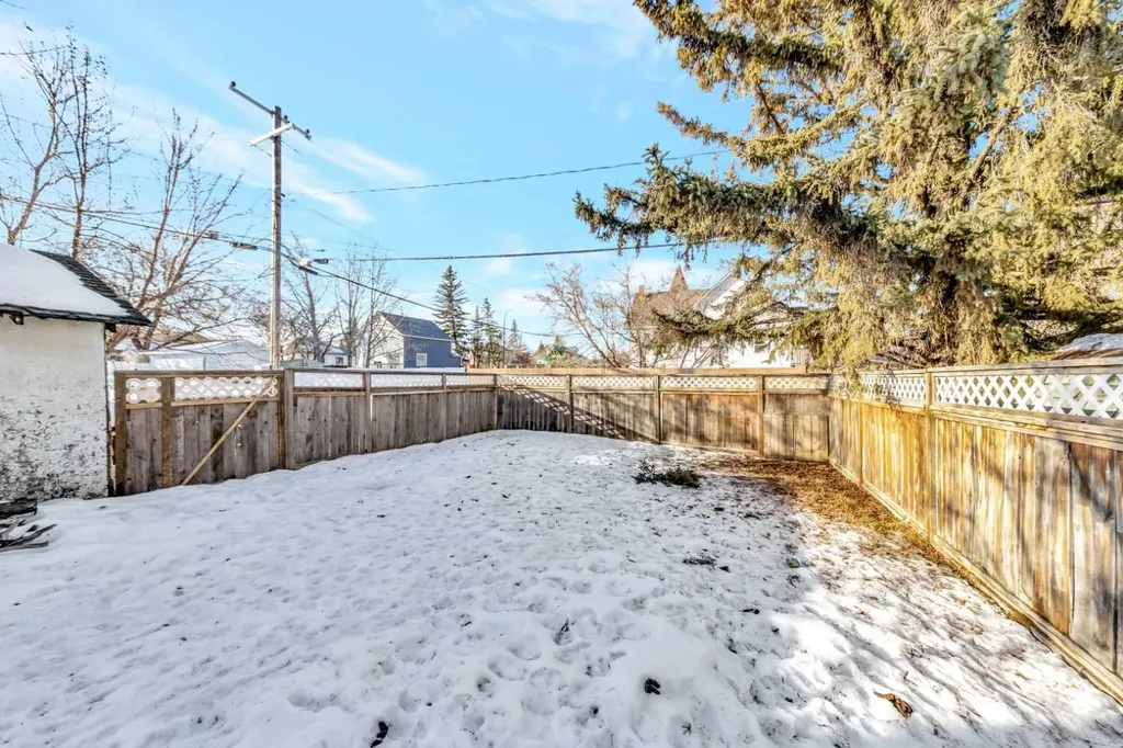 202 1 Street E Lashburn SK S0M 1H0