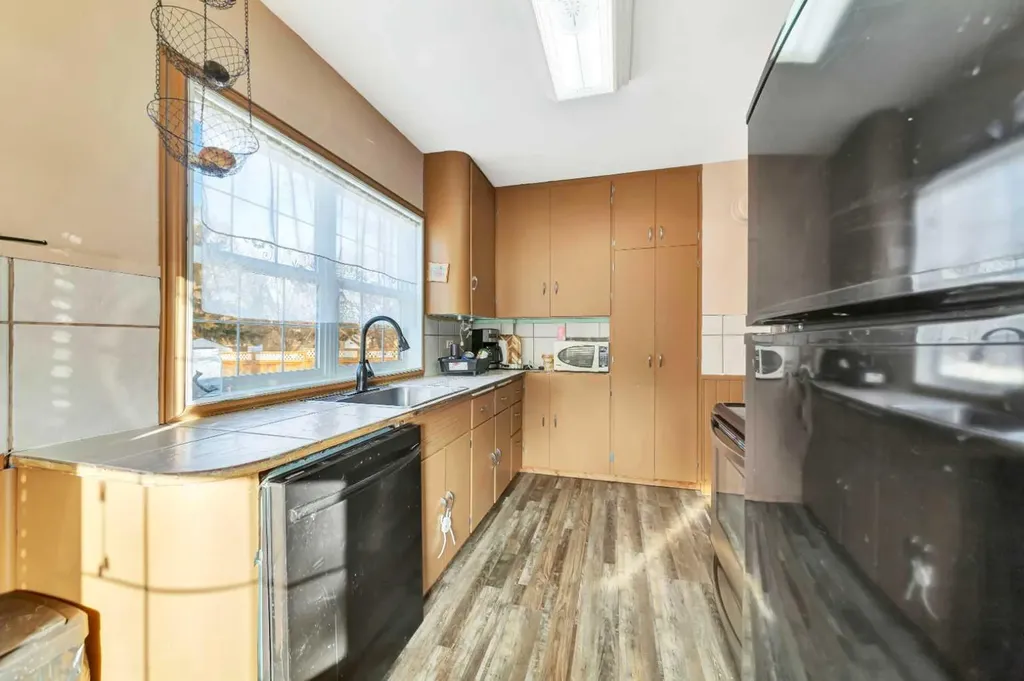 202 1 Street E Lashburn SK S0M 1H0
