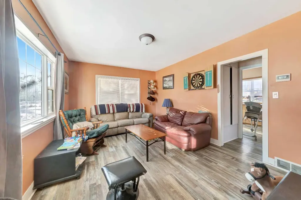 202 1 Street E Lashburn SK S0M 1H0
