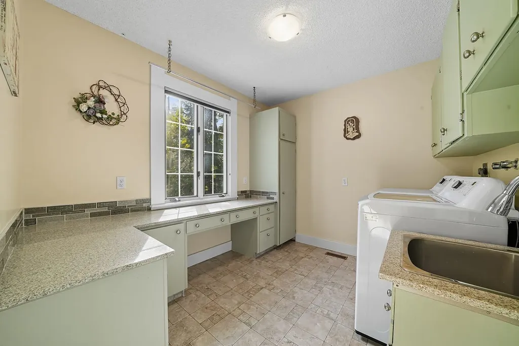 120 Birchcliff Road Birchcliff AB T4S 1R6