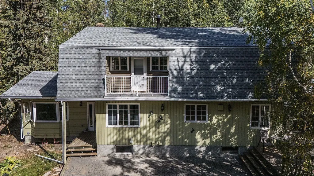 120 Birchcliff Road Birchcliff AB T4S 1R6