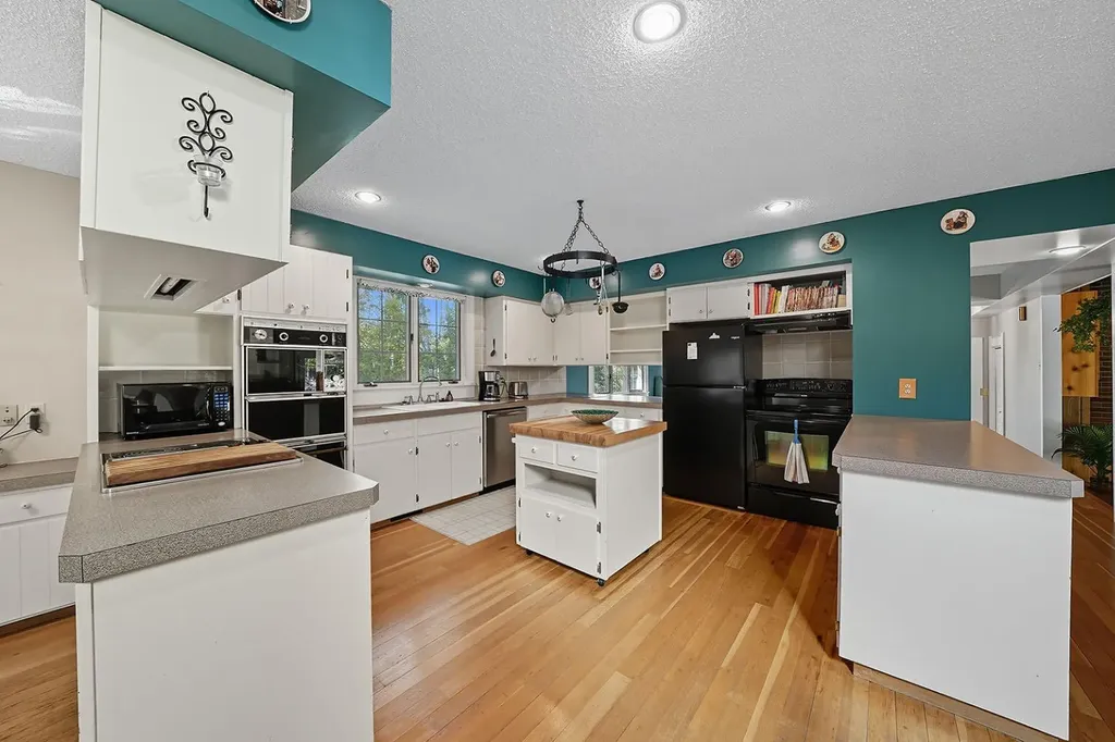 120 Birchcliff Road Birchcliff AB T4S 1R6