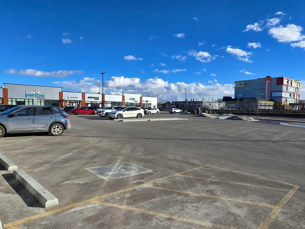 2 Royal Vista Link NW Calgary AB T3R 1T9