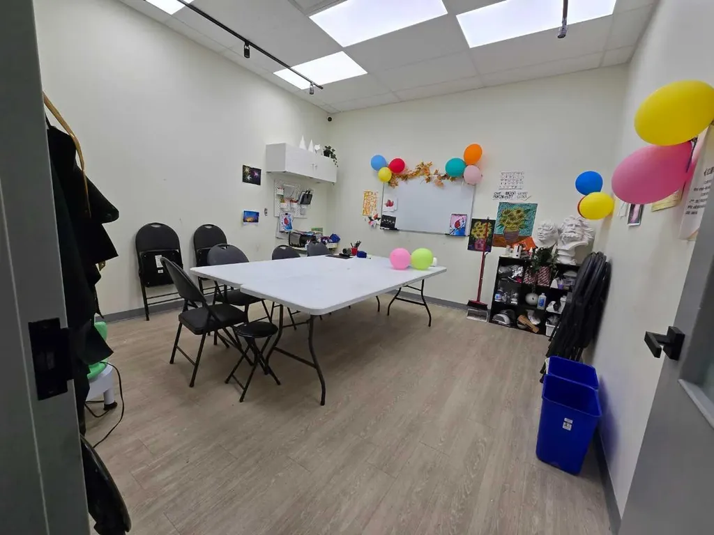 2 Royal Vista Link NW Calgary AB T3R 1T9