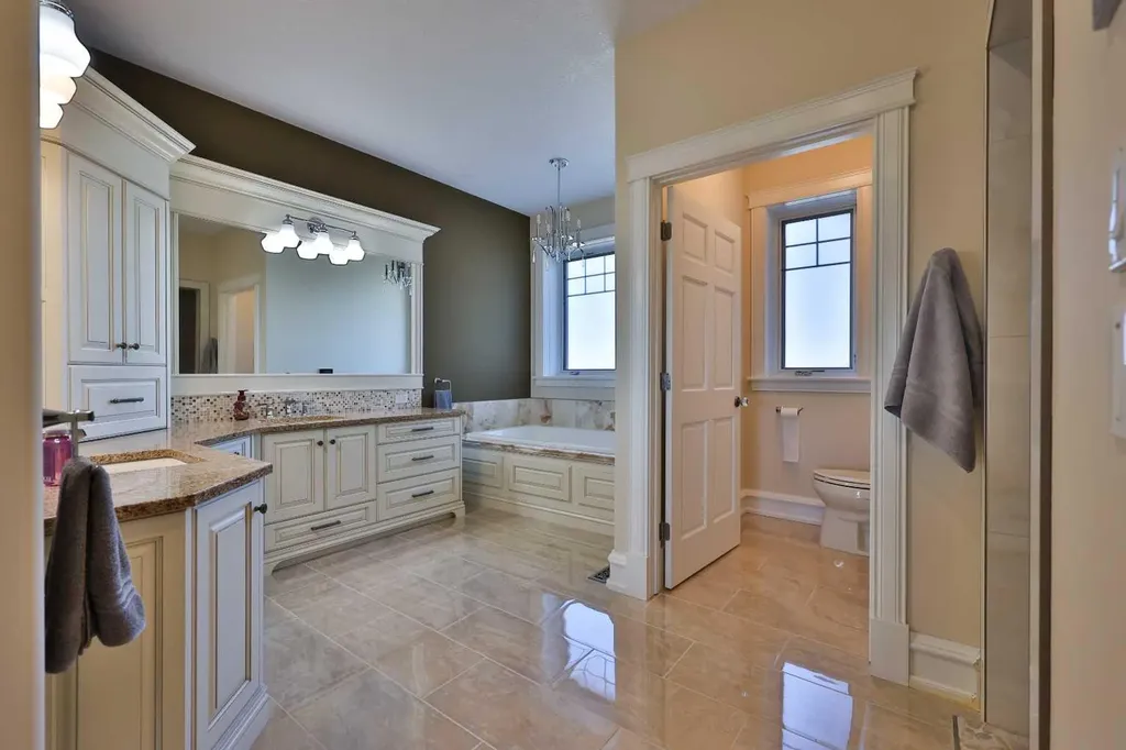 28 Cobblestone Lane Raymond AB T0K 2S0