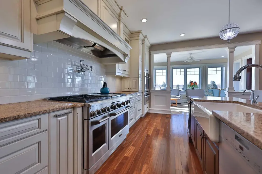 28 Cobblestone Lane Raymond AB T0K 2S0