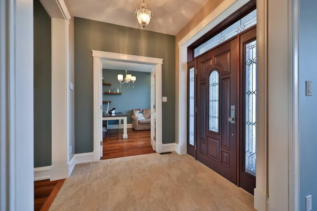 28 Cobblestone Lane Raymond AB T0K 2S0