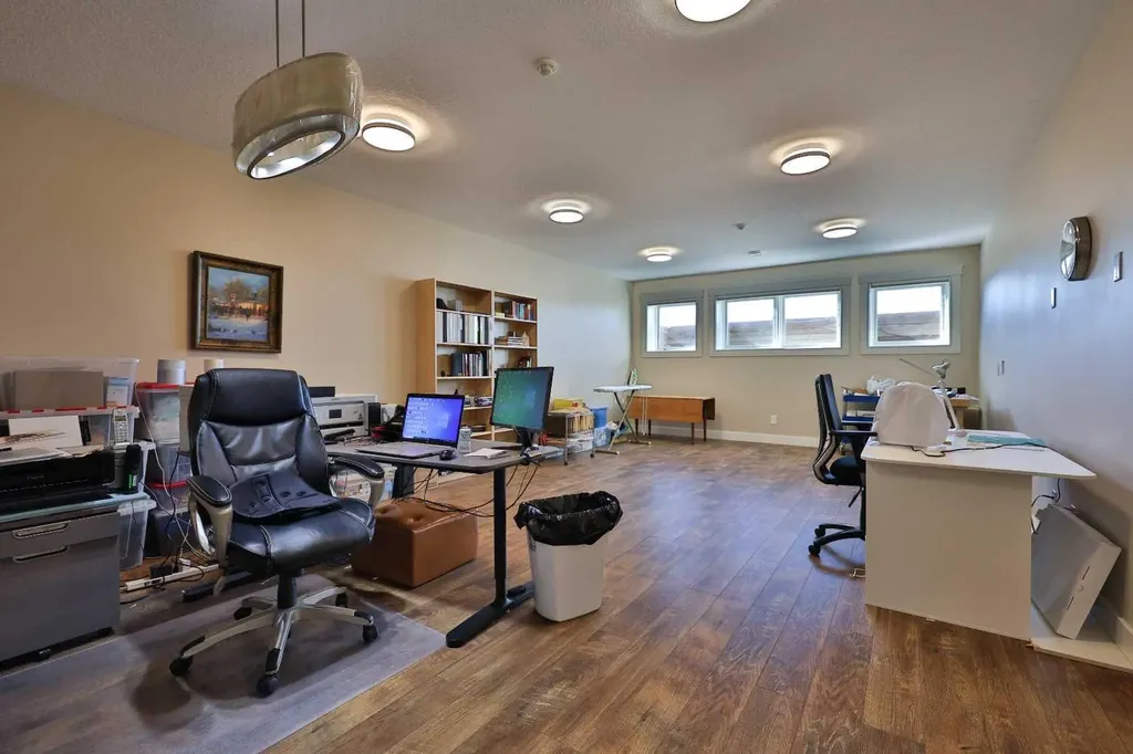 28 Cobblestone Lane Raymond AB T0K 2S0