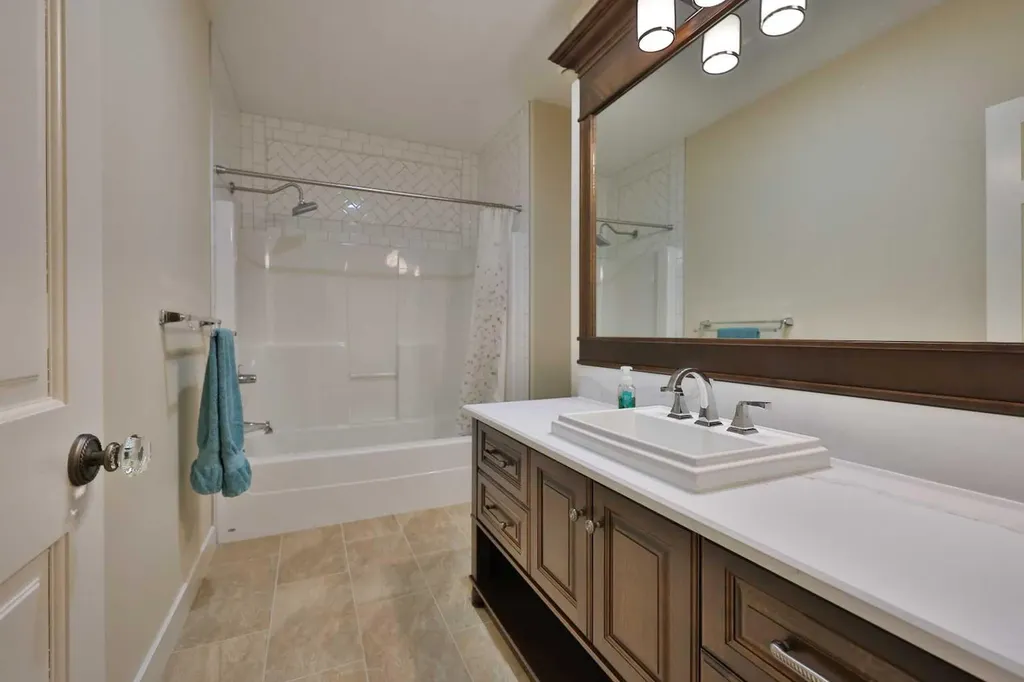 28 Cobblestone Lane Raymond AB T0K 2S0