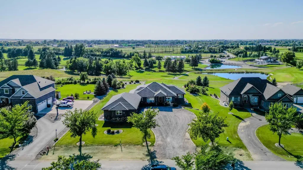 28 Cobblestone Lane Raymond AB T0K 2S0
