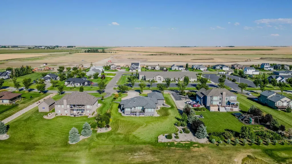 28 Cobblestone Lane Raymond AB T0K 2S0