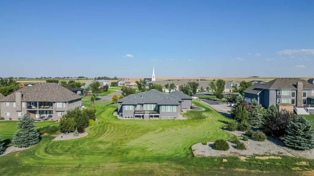 28 Cobblestone Lane Raymond AB T0K 2S0