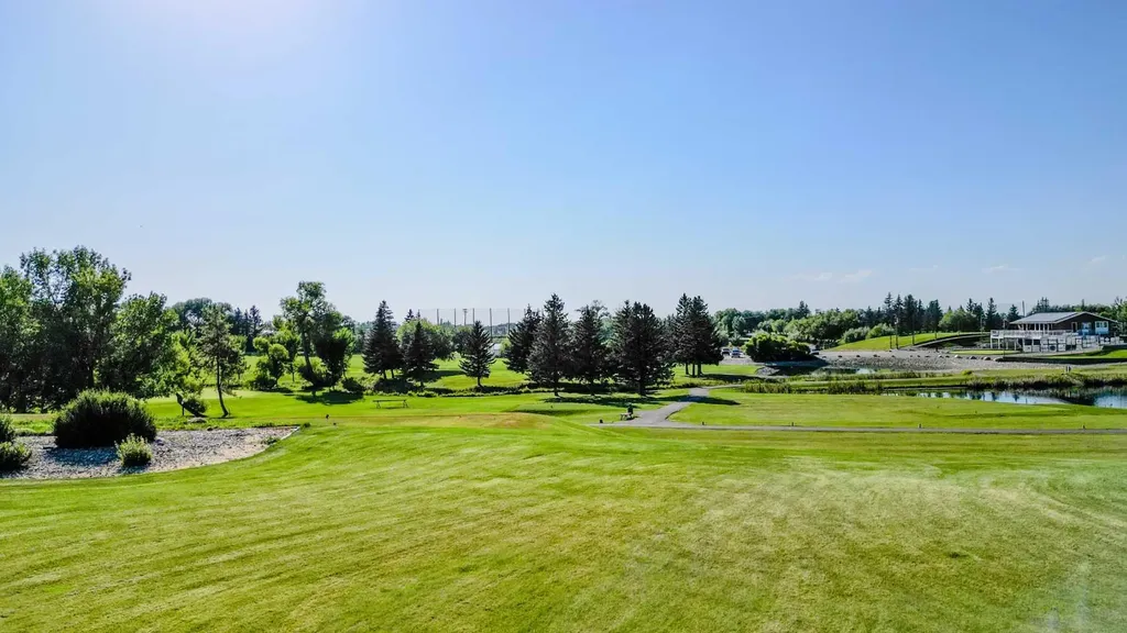 28 Cobblestone Lane Raymond AB T0K 2S0