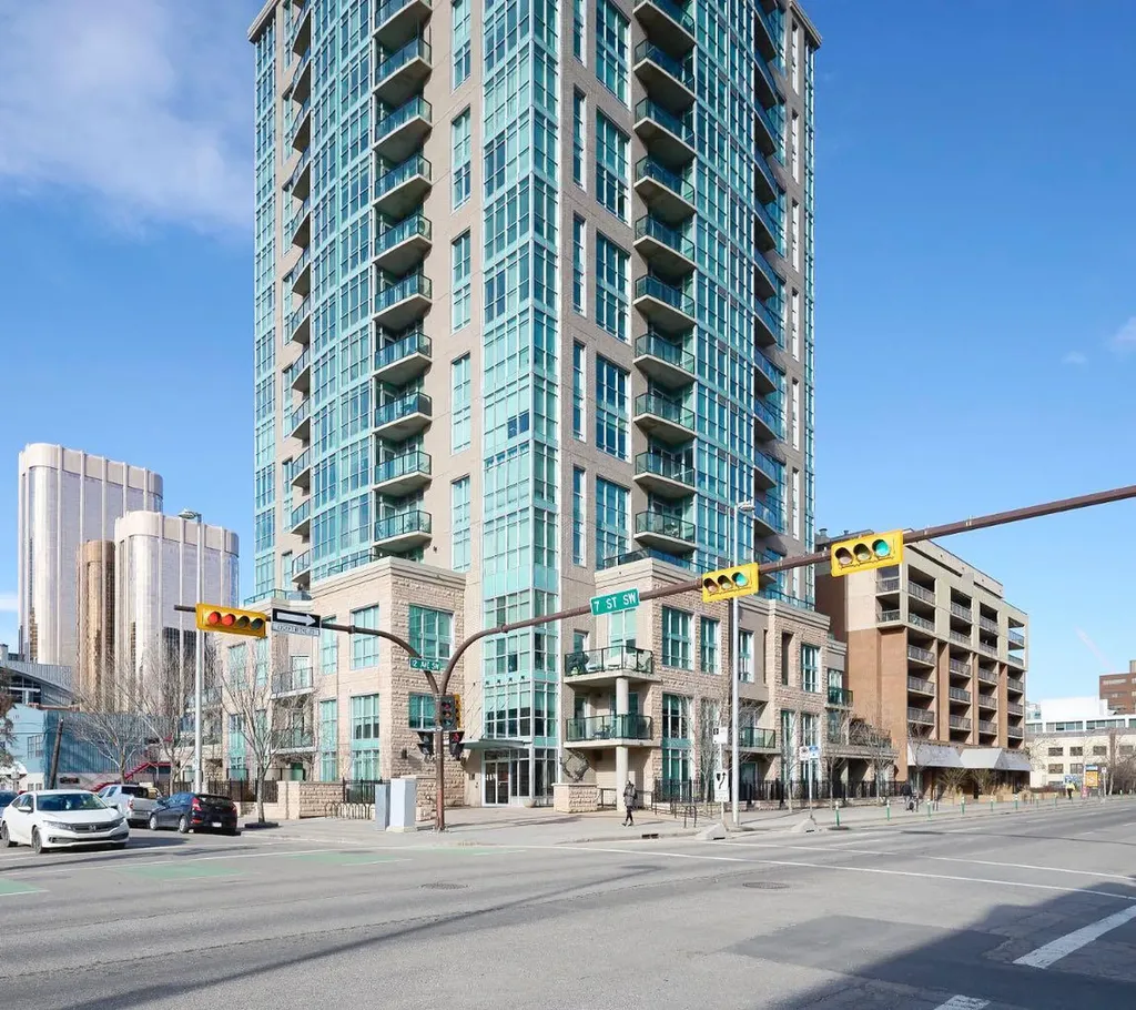 788 12 Avenue SW Calgary AB T2R 0H1