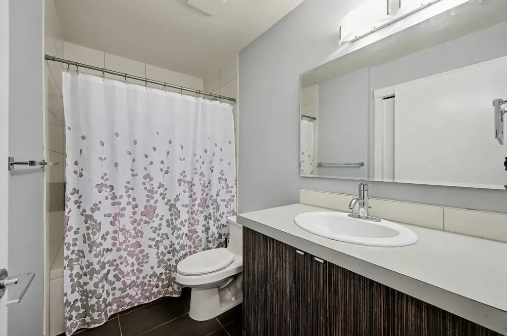 788 12 Avenue SW Calgary AB T2R 0H1