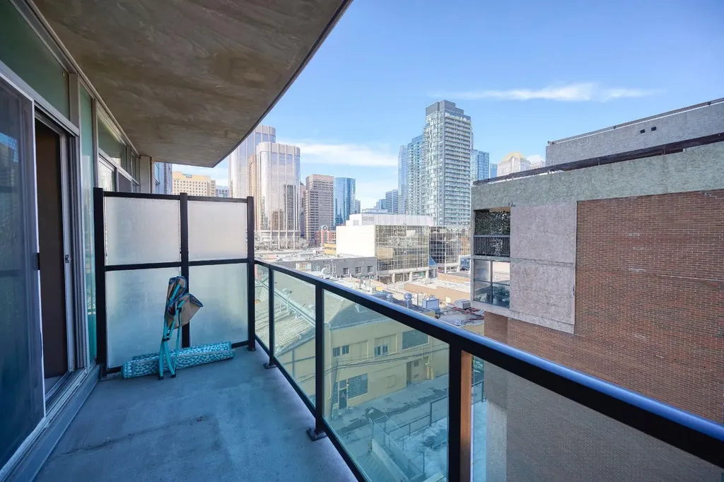 788 12 Avenue SW Calgary AB T2R 0H1