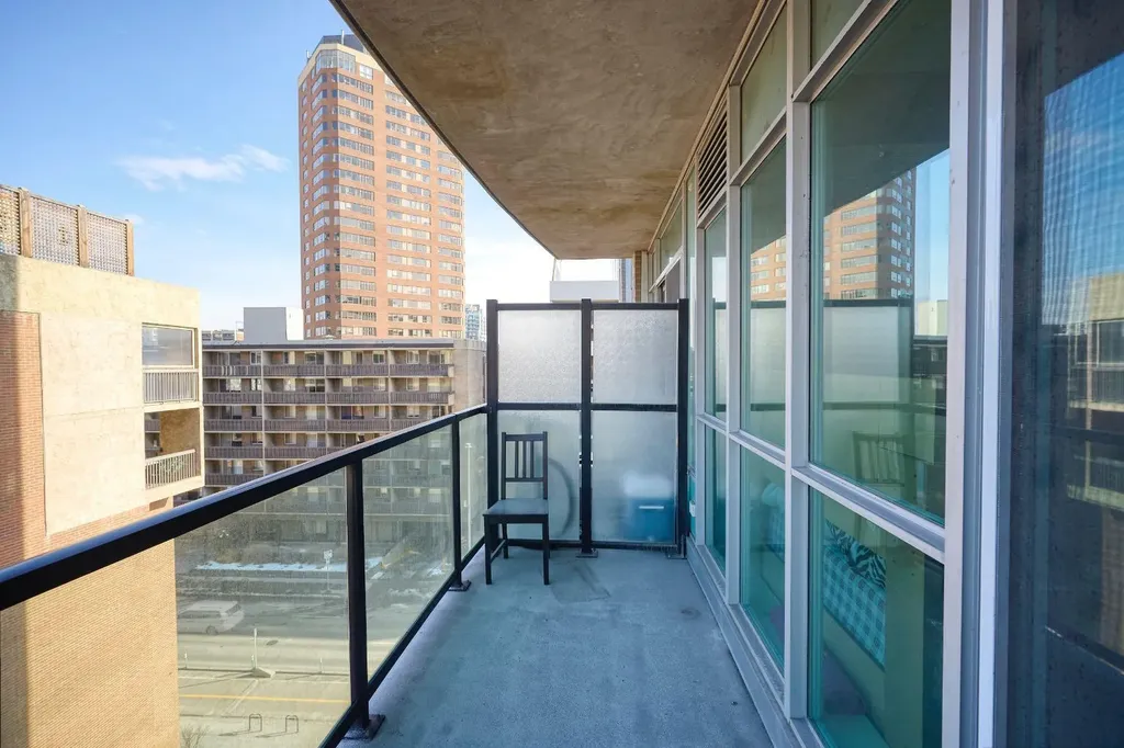 788 12 Avenue SW Calgary AB T2R 0H1