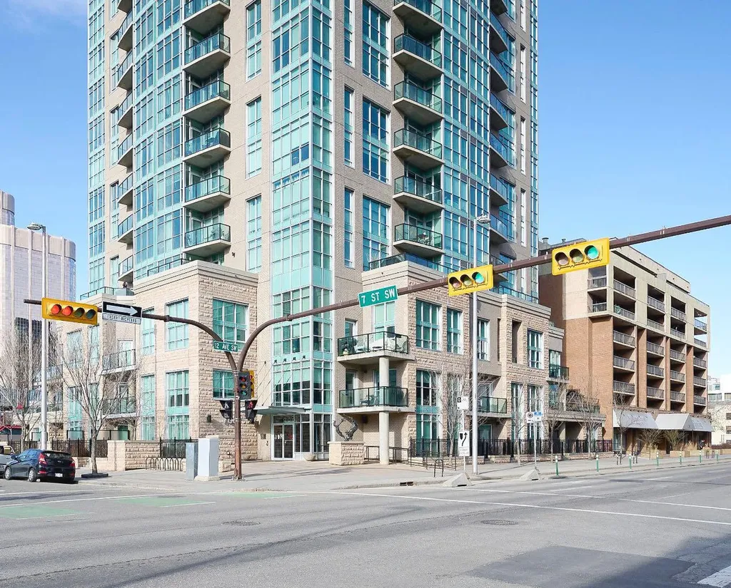 788 12 Avenue SW Calgary AB T2R 0H1