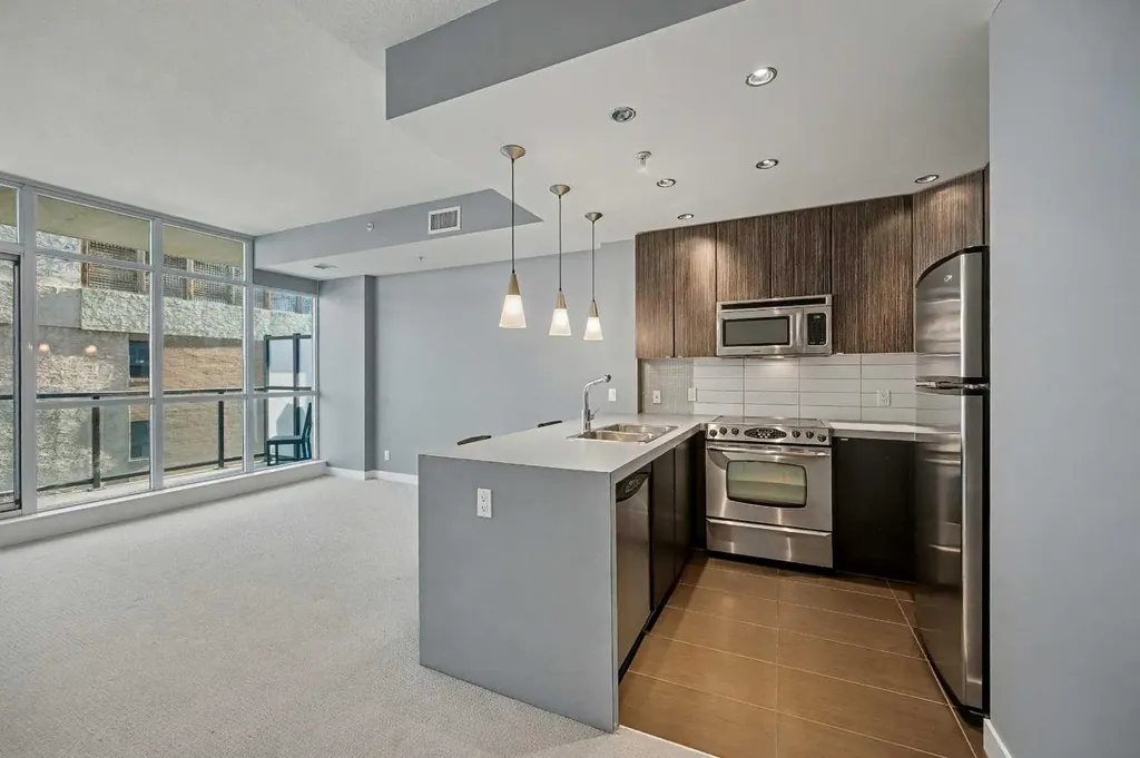 788 12 Avenue SW Calgary AB T2R 0H1