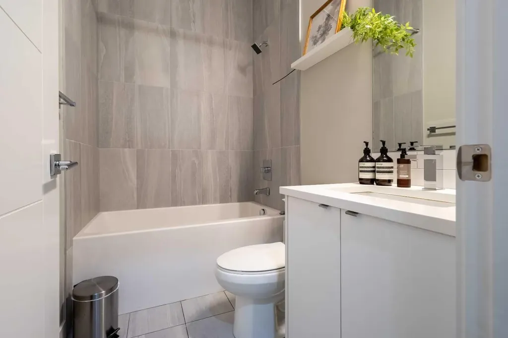 4539 Bowness Road NW Calgary AB T3B 6A9