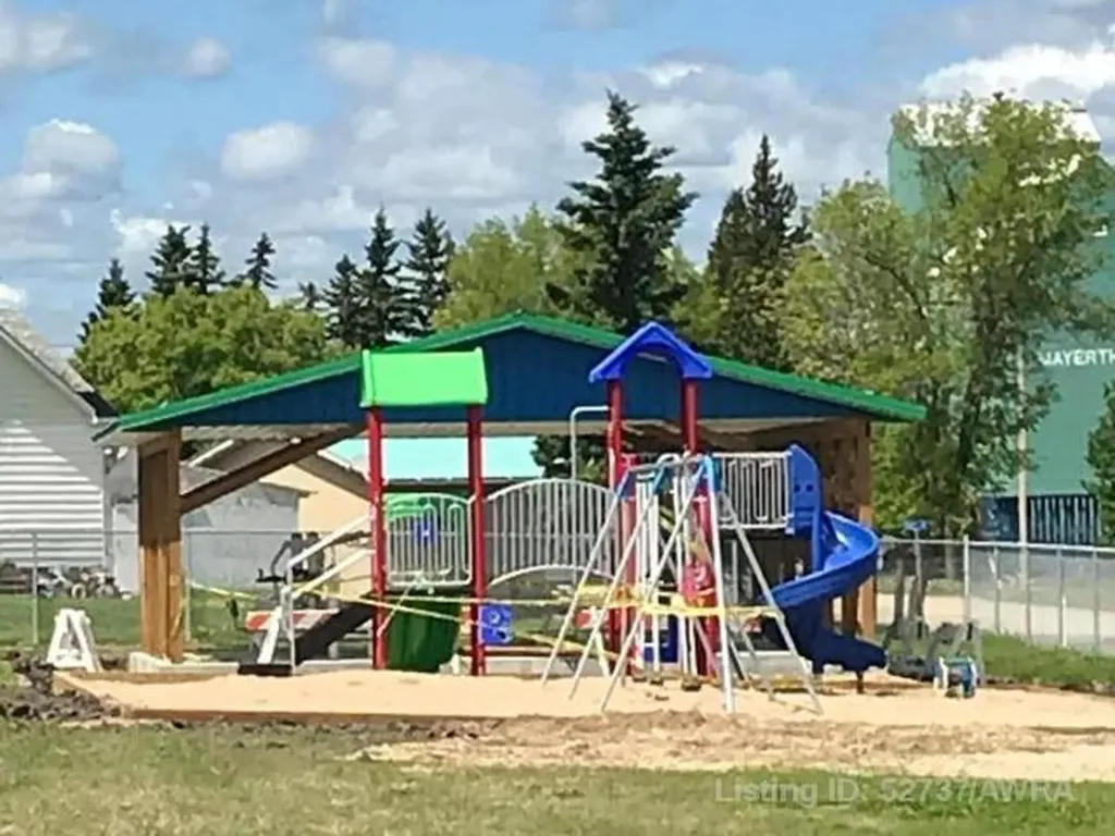 7 Park Avenue (48 Ave) Mayerthorpe AB T0E 1N0